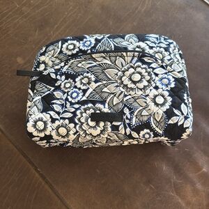 Never Used Vera Bradley Large Cosmetic Bag Navy And White